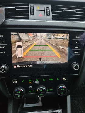 Skoda Octavia 2.0TDI Distronic/Keyless/Обслужен/DSG7, снимка 15