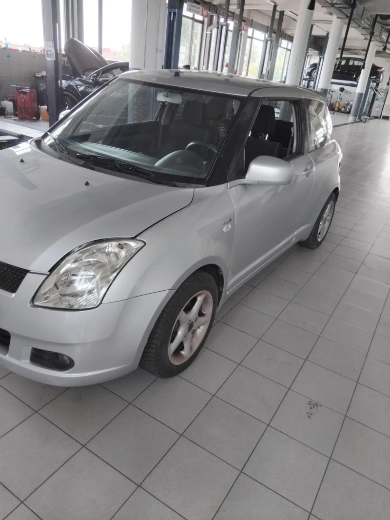 Suzuki Swift, снимка 4 - Автомобили и джипове - 47412156