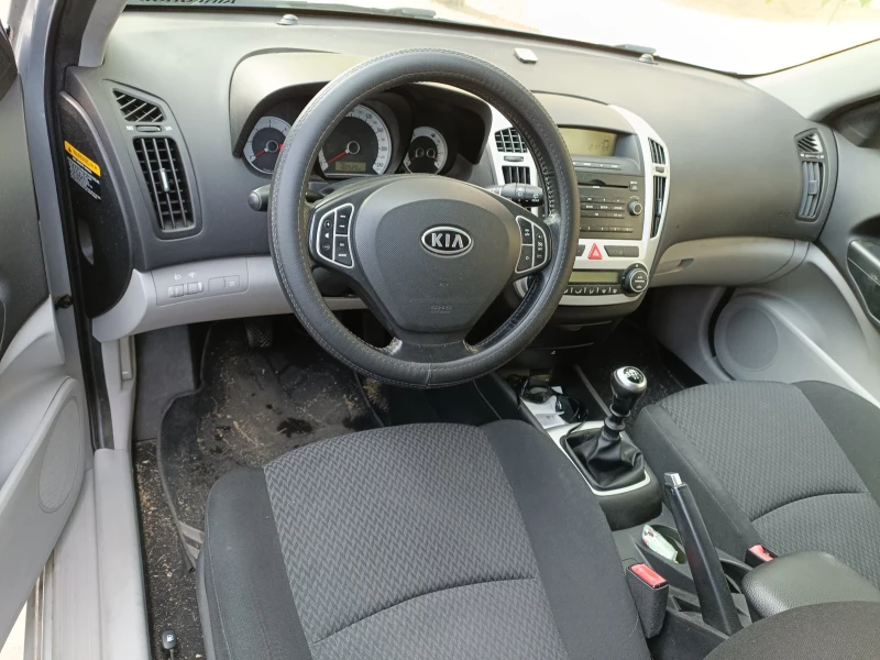 Kia Ceed, снимка 2 - Автомобили и джипове - 48305431