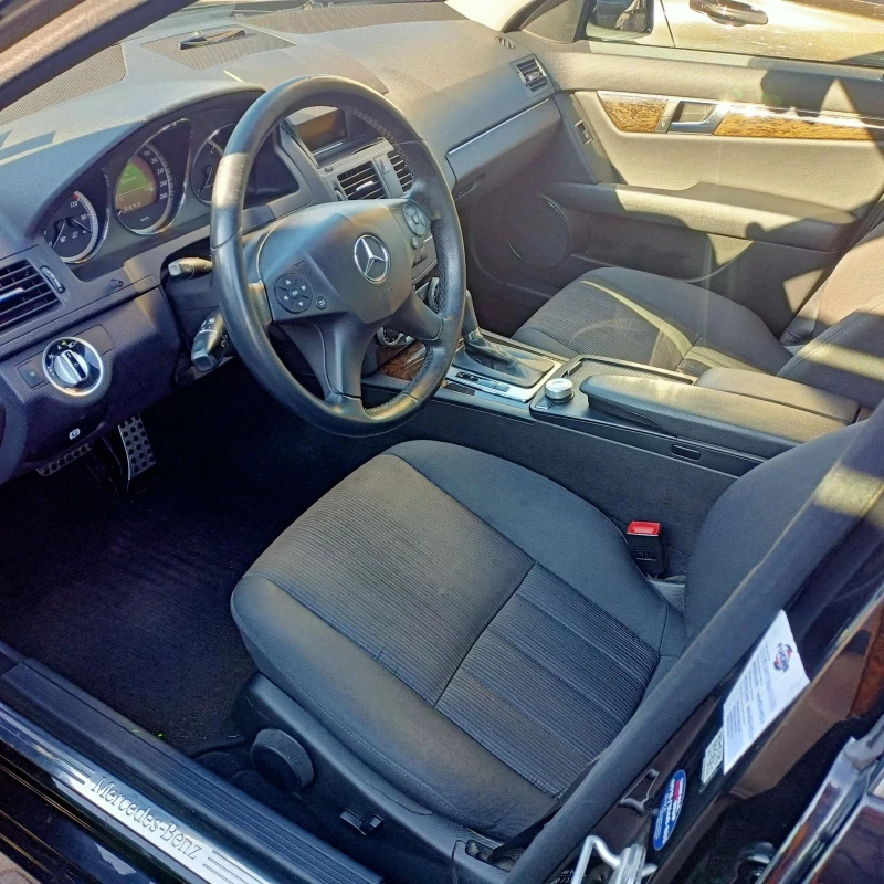 Mercedes-Benz C 220, снимка 4 - Автомобили и джипове - 49163146