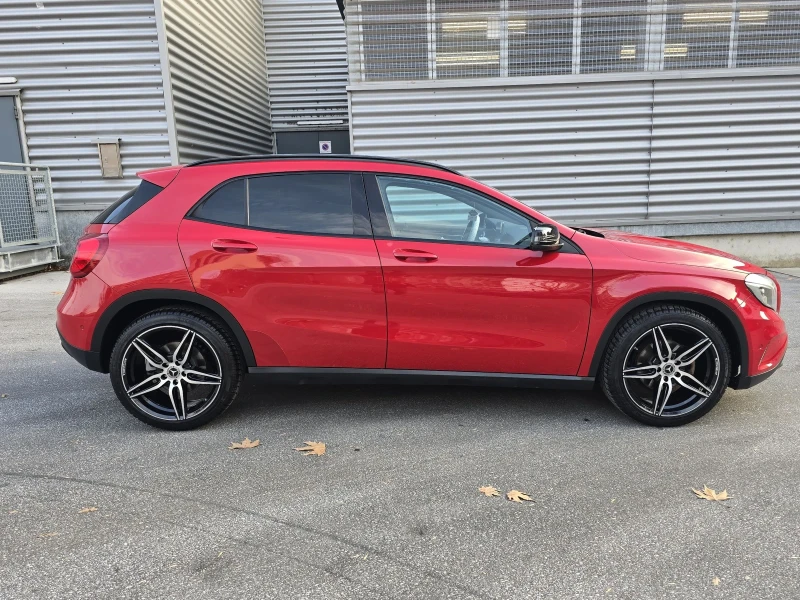 Mercedes-Benz GLA 180, снимка 3 - Автомобили и джипове - 49231015