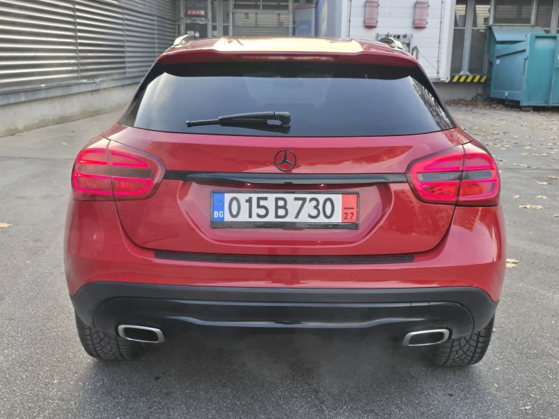 Mercedes-Benz GLA 180, снимка 5 - Автомобили и джипове - 49231015