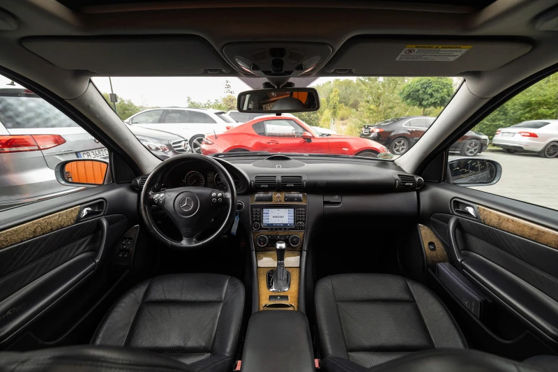 Mercedes-Benz C 230 Kompressor BI-XENON/HARMAN-KARDON/ШИБЕДАХ, снимка 9 - Автомобили и джипове - 52316370