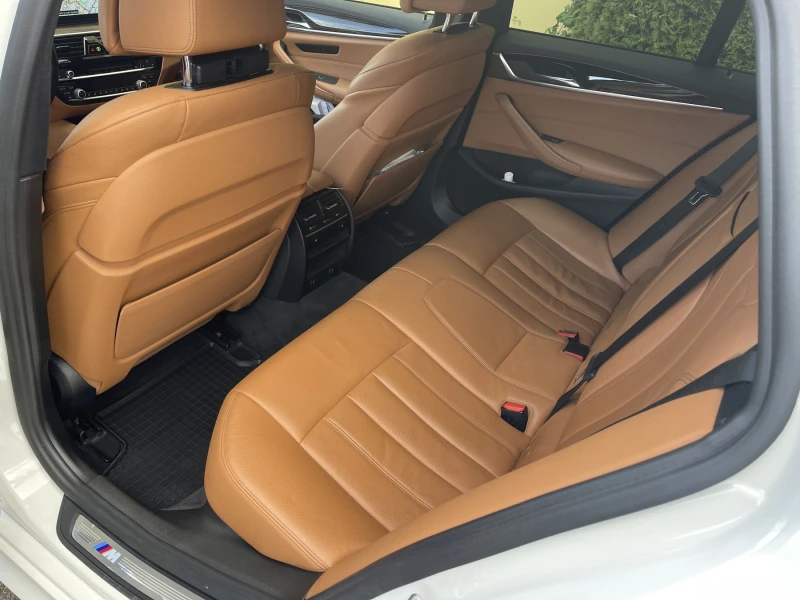 BMW 530 X-drive oт М-Кар * Реални километри* Обслуженa, снимка 10 - Автомобили и джипове - 52362839