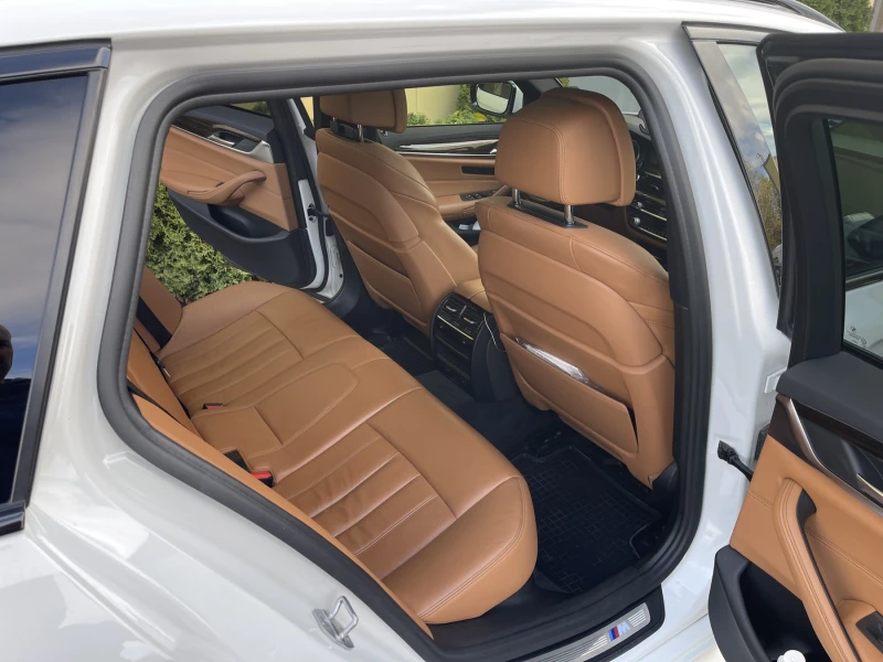 BMW 530 X-drive oт М-Кар * Реални километри* Обслуженa, снимка 9 - Автомобили и джипове - 52362839