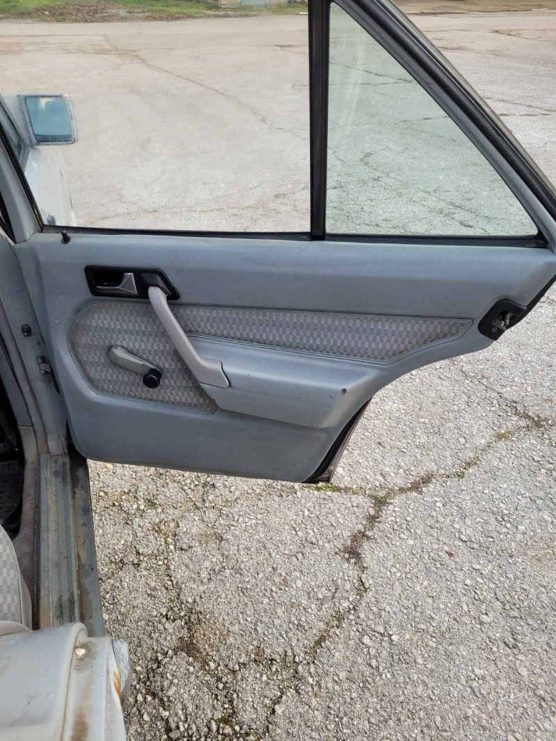 Mercedes-Benz 190, снимка 9 - Автомобили и джипове - 52840208