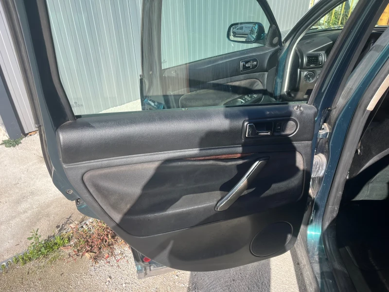 VW Passat 1.9TDI, снимка 9 - Автомобили и джипове - 53089400