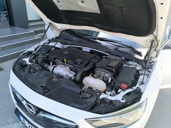 Opel Insignia, снимка 6 - Автомобили и джипове - 54353551