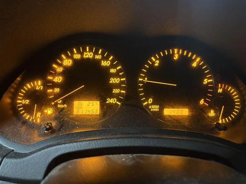 Toyota Avensis, снимка 7 - Автомобили и джипове - 55664001