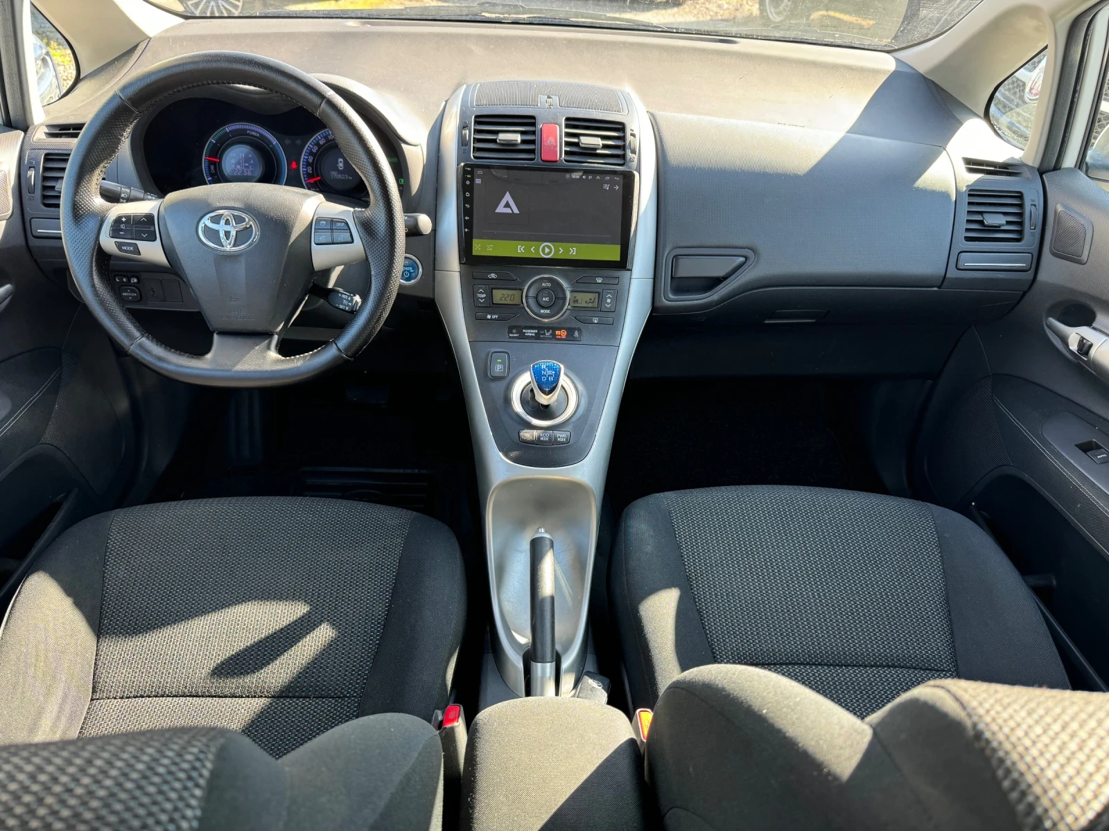 Toyota Auris Камери 360-Navi-1.8i hybrid 99hp-5.2012г-170500км - изображение 9