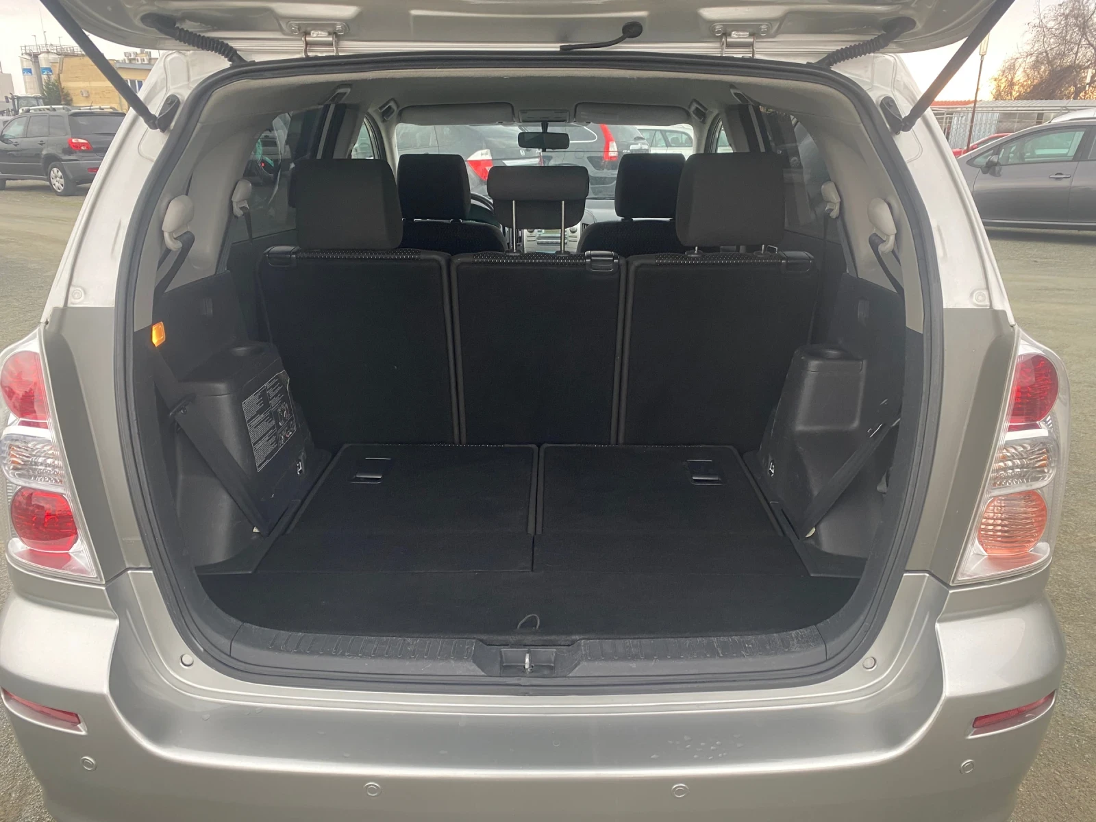 Toyota Corolla verso 2.2 | Mobile.bg — изображение 13