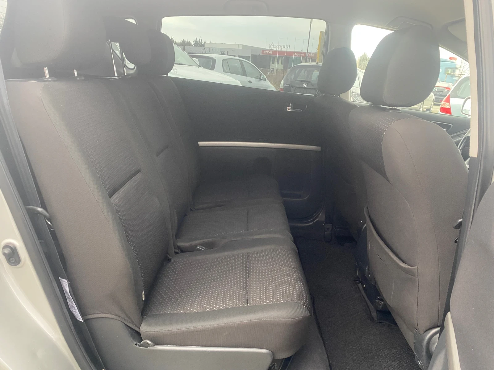 Toyota Corolla verso 2.2 | Mobile.bg — изображение 12