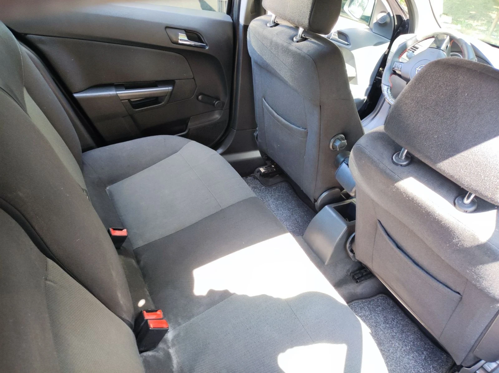 Opel Astra 1.6 105 кс - изображение 9