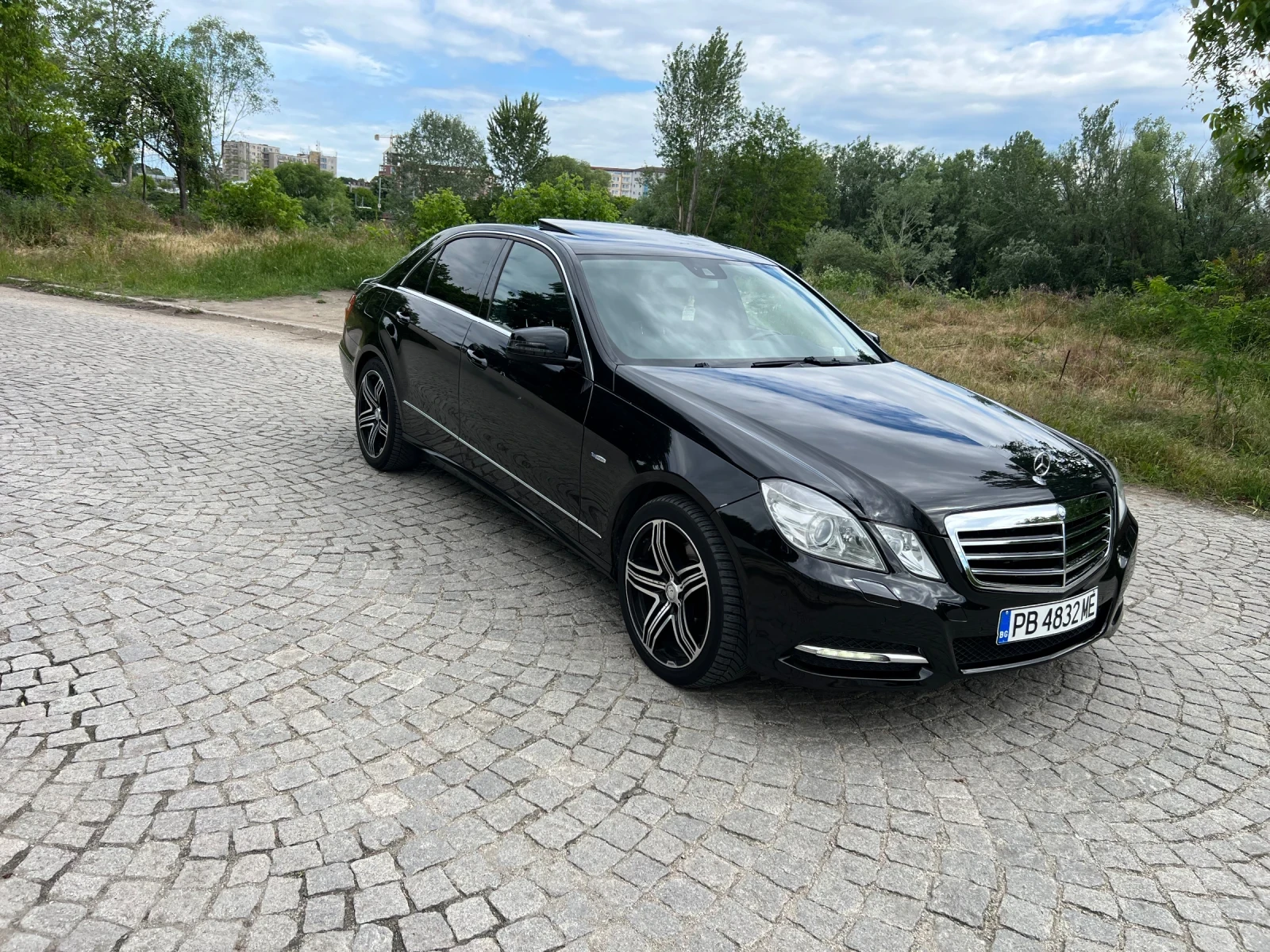 Mercedes-Benz E 350  - изображение 2