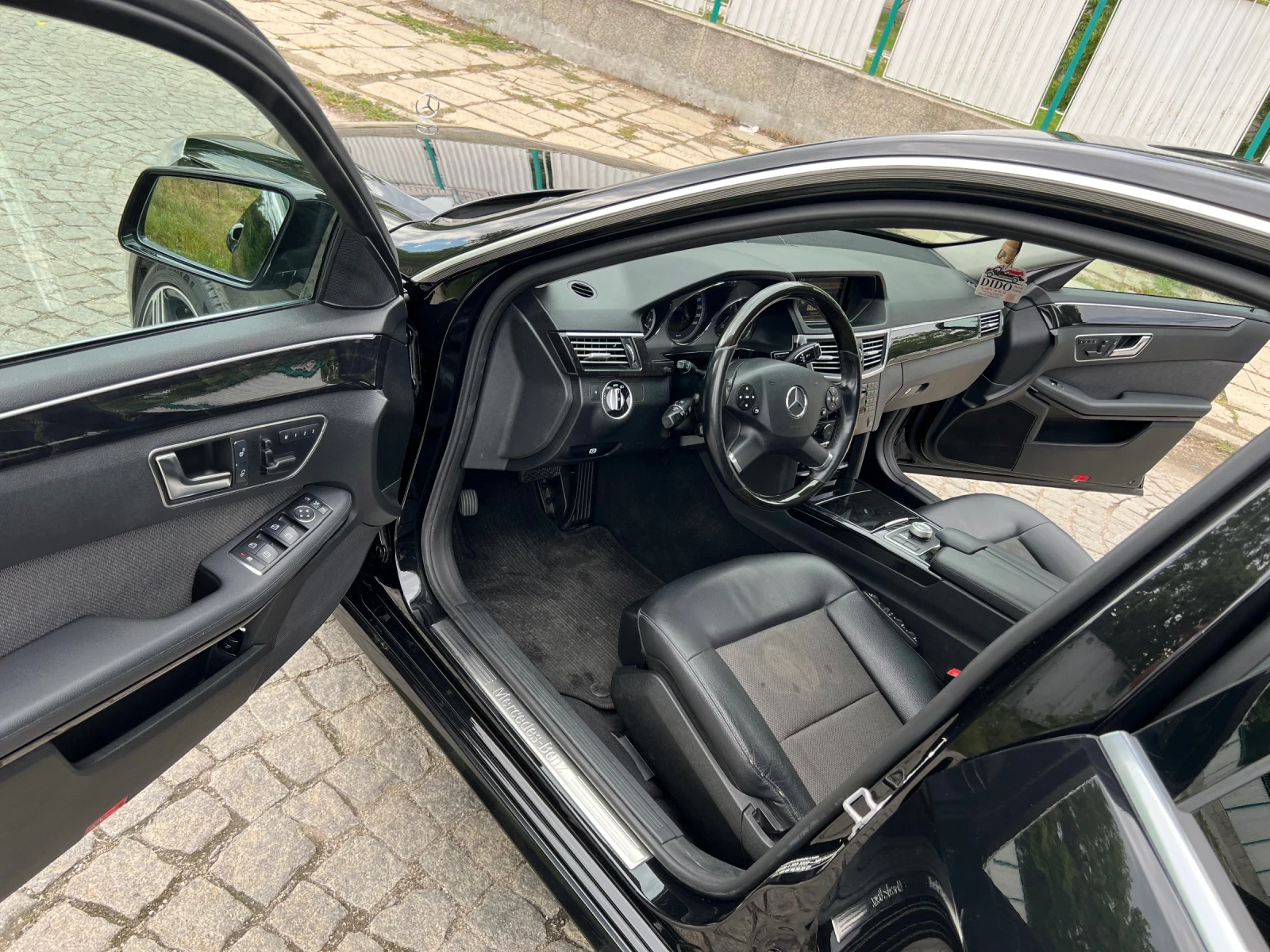 Mercedes-Benz E 350  - изображение 7