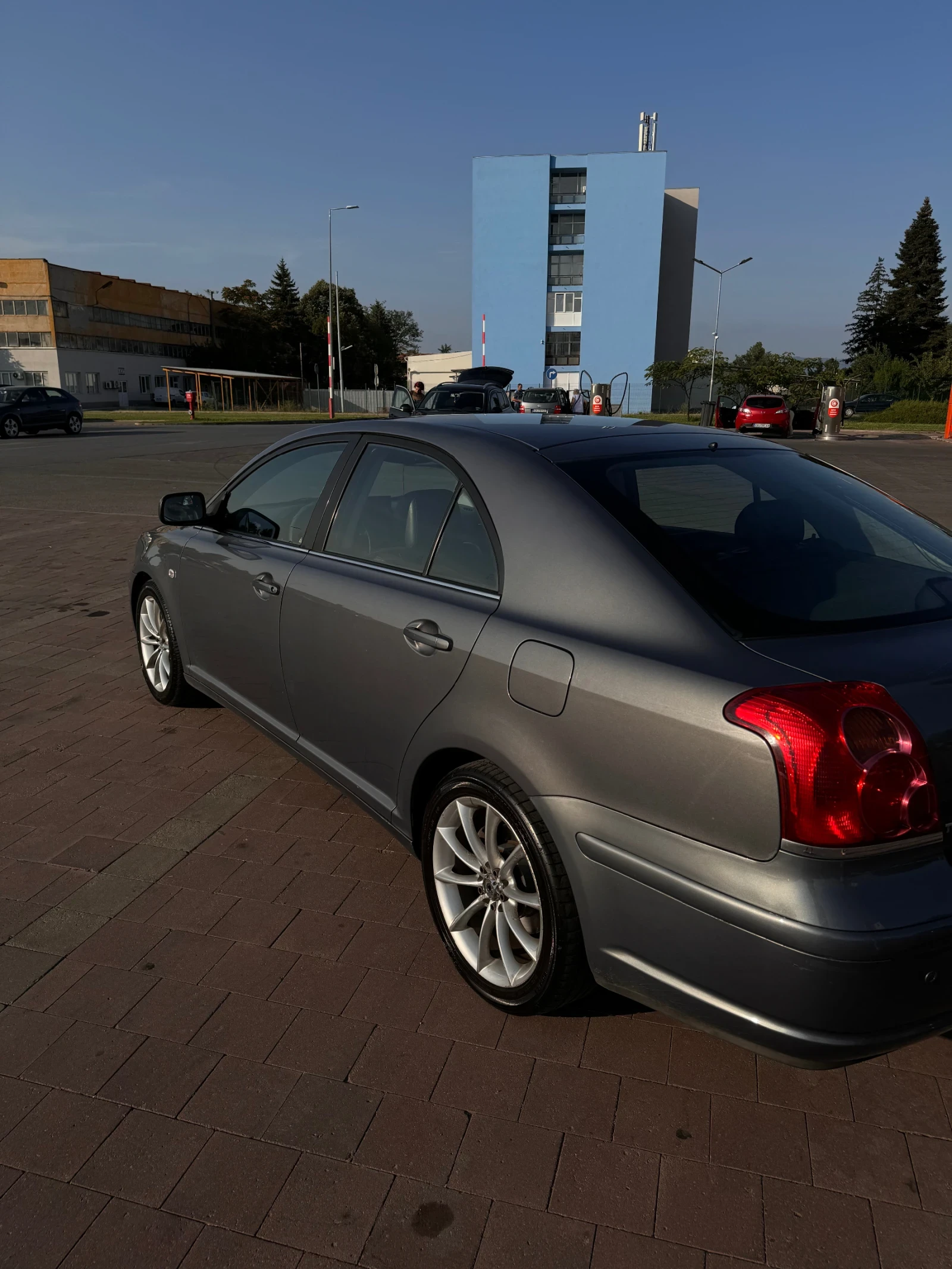 Toyota Avensis  - изображение 3