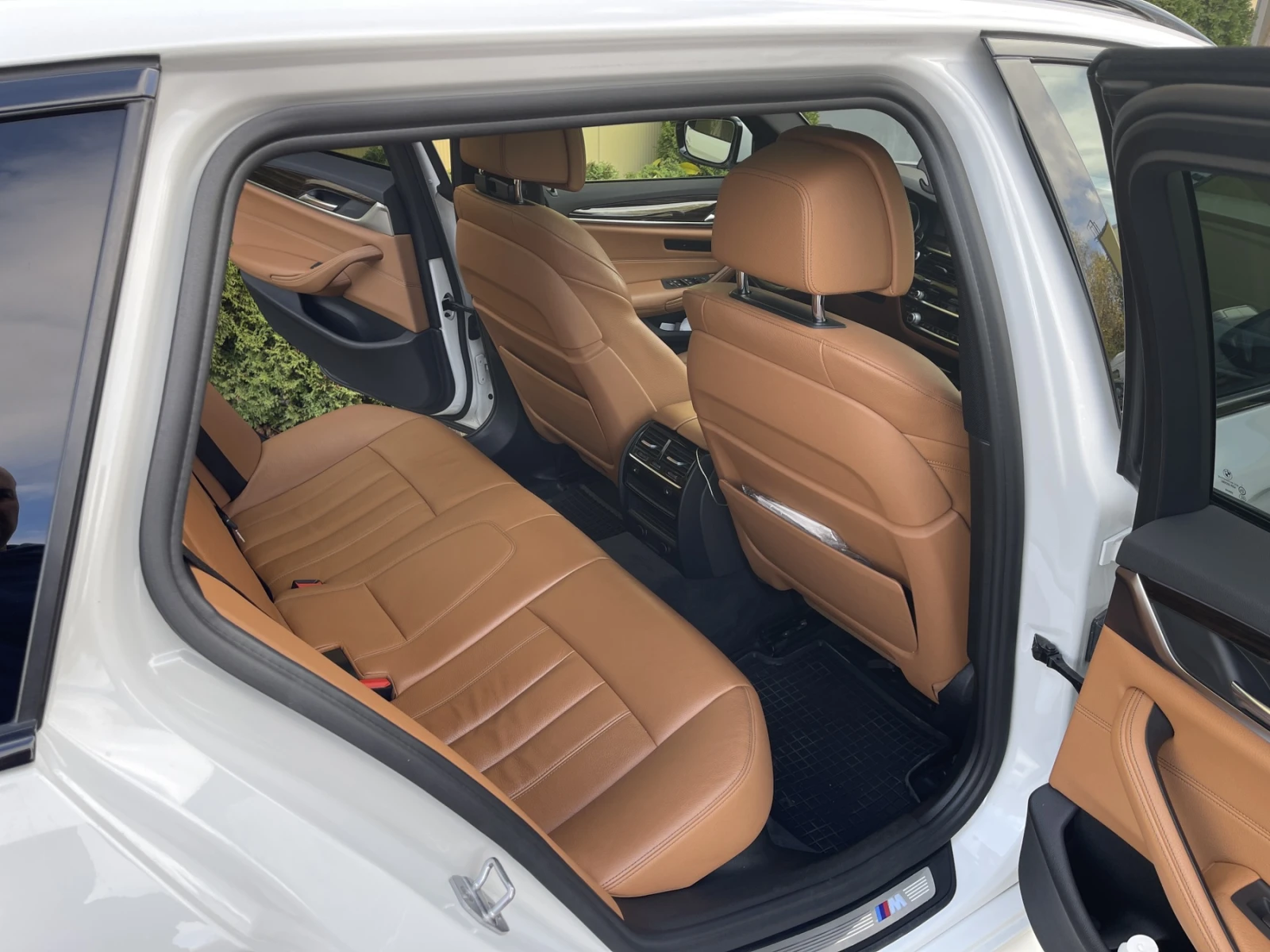 BMW 530 X-drive oт М-Кар * Реални километри* Обслуженa - изображение 9