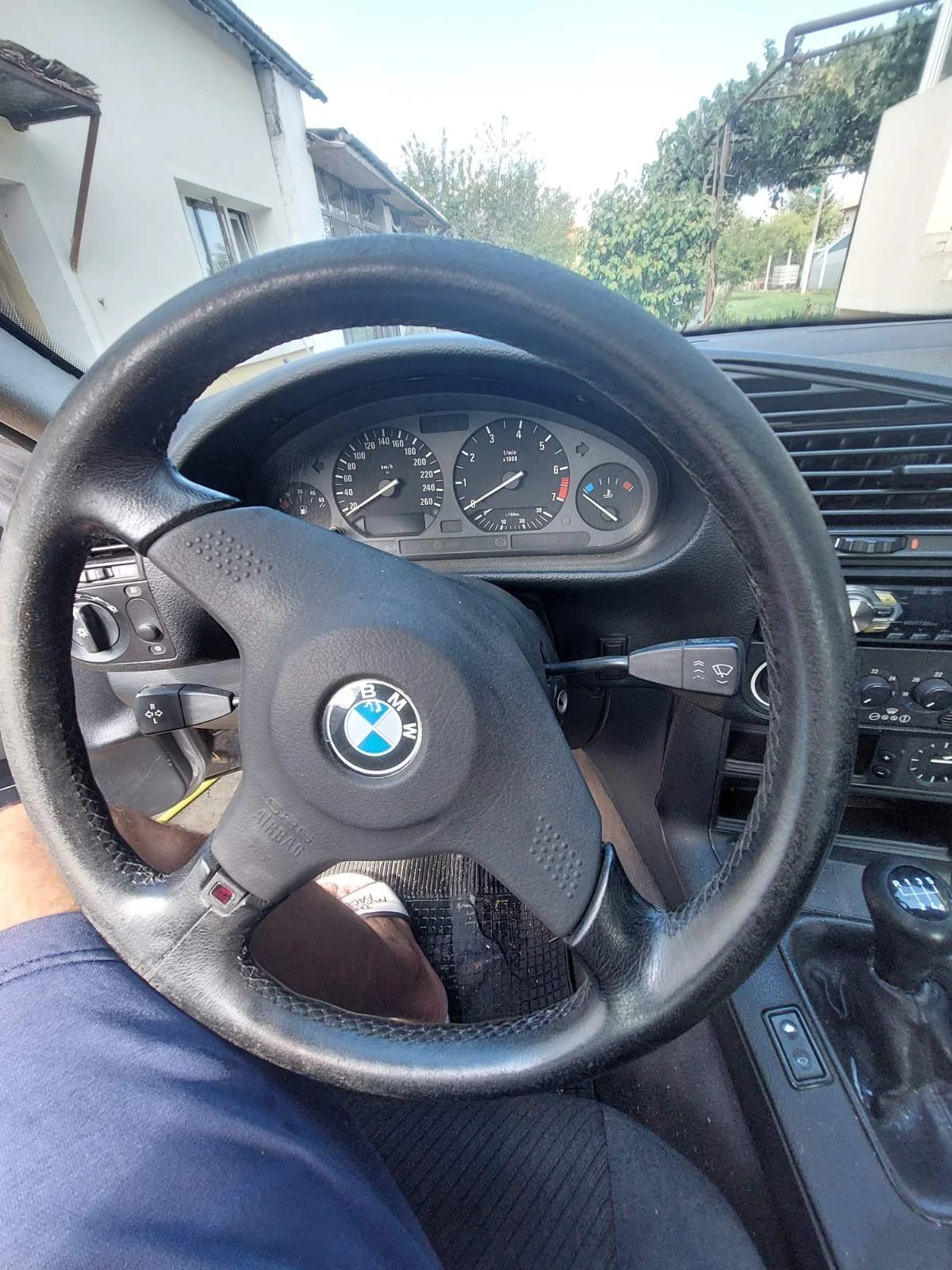 BMW 320  - изображение 9