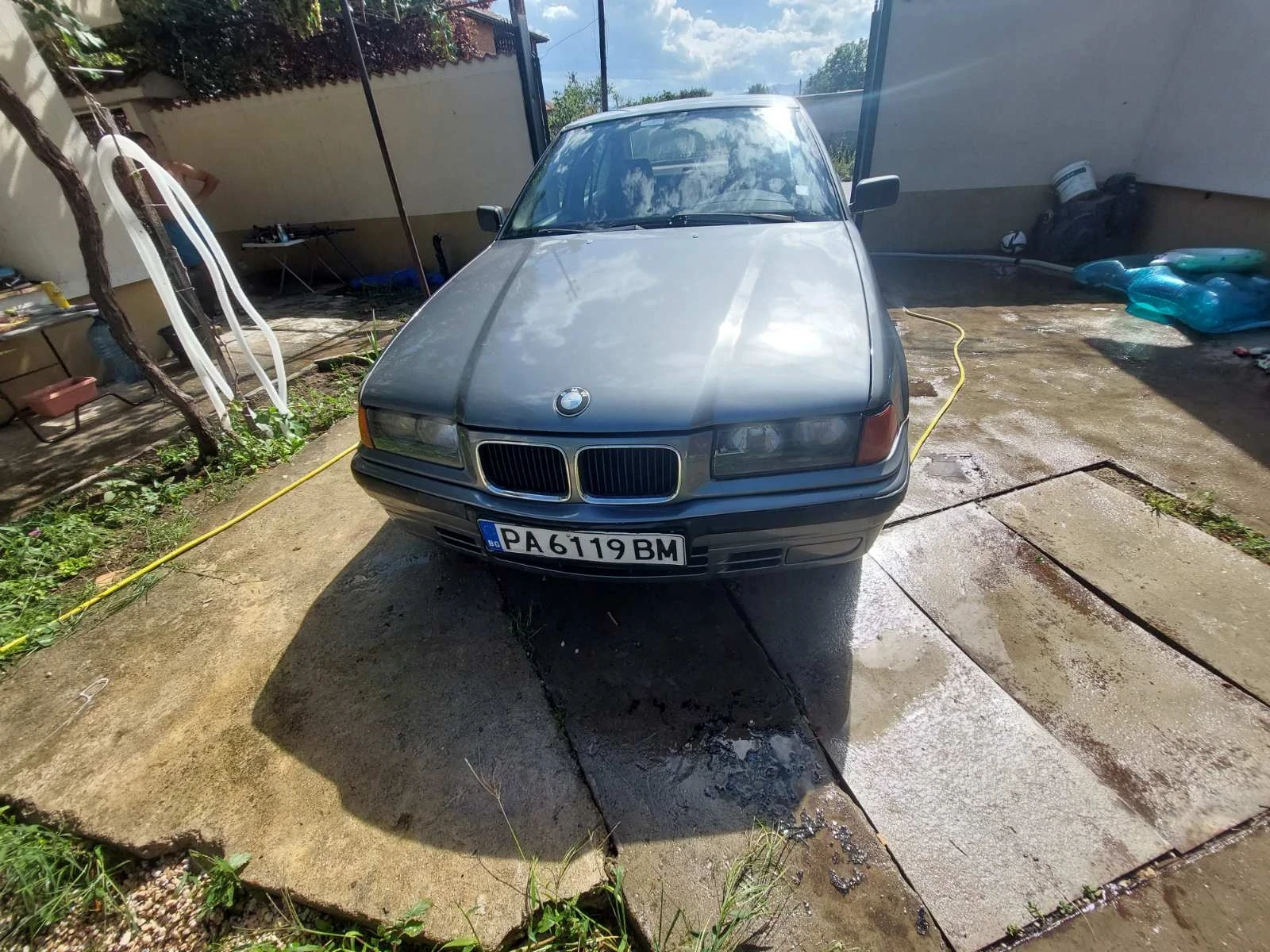 BMW 320  - изображение 2