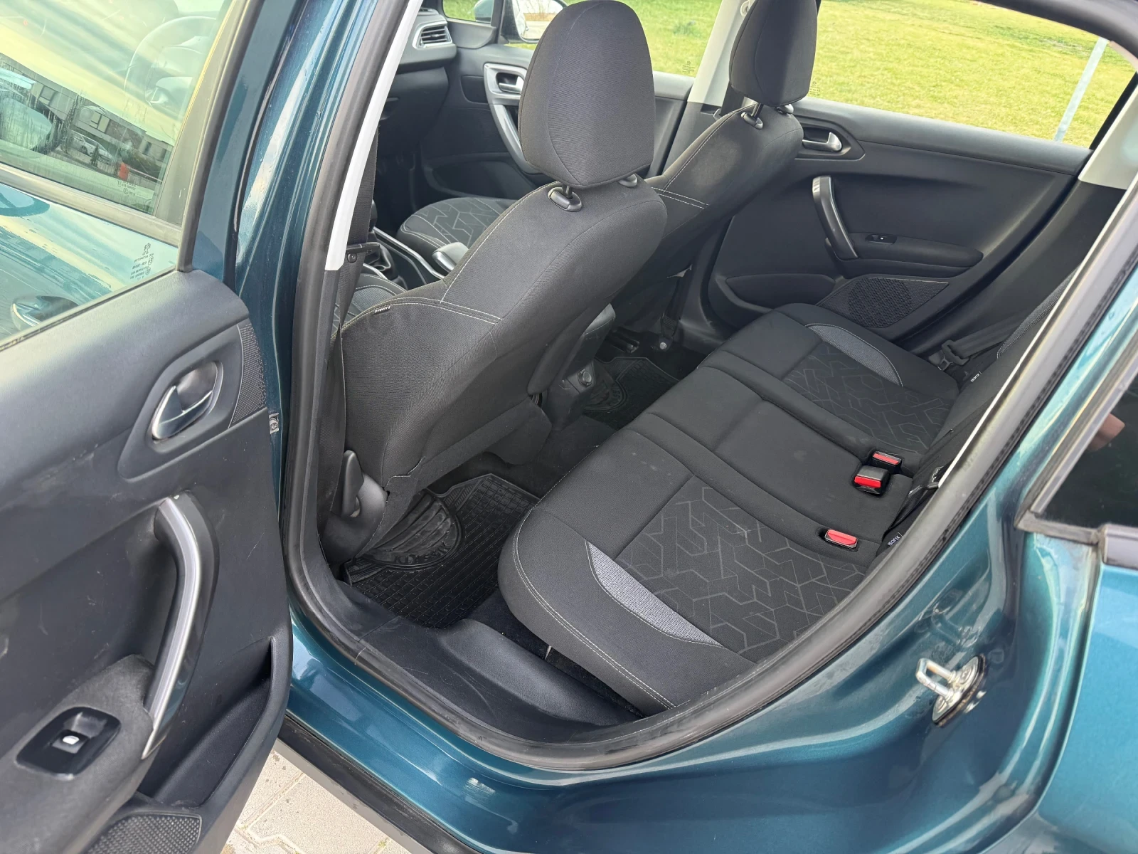 Peugeot 2008 1.2 VTi, снимка 12 - Автомобили и джипове - 53556891