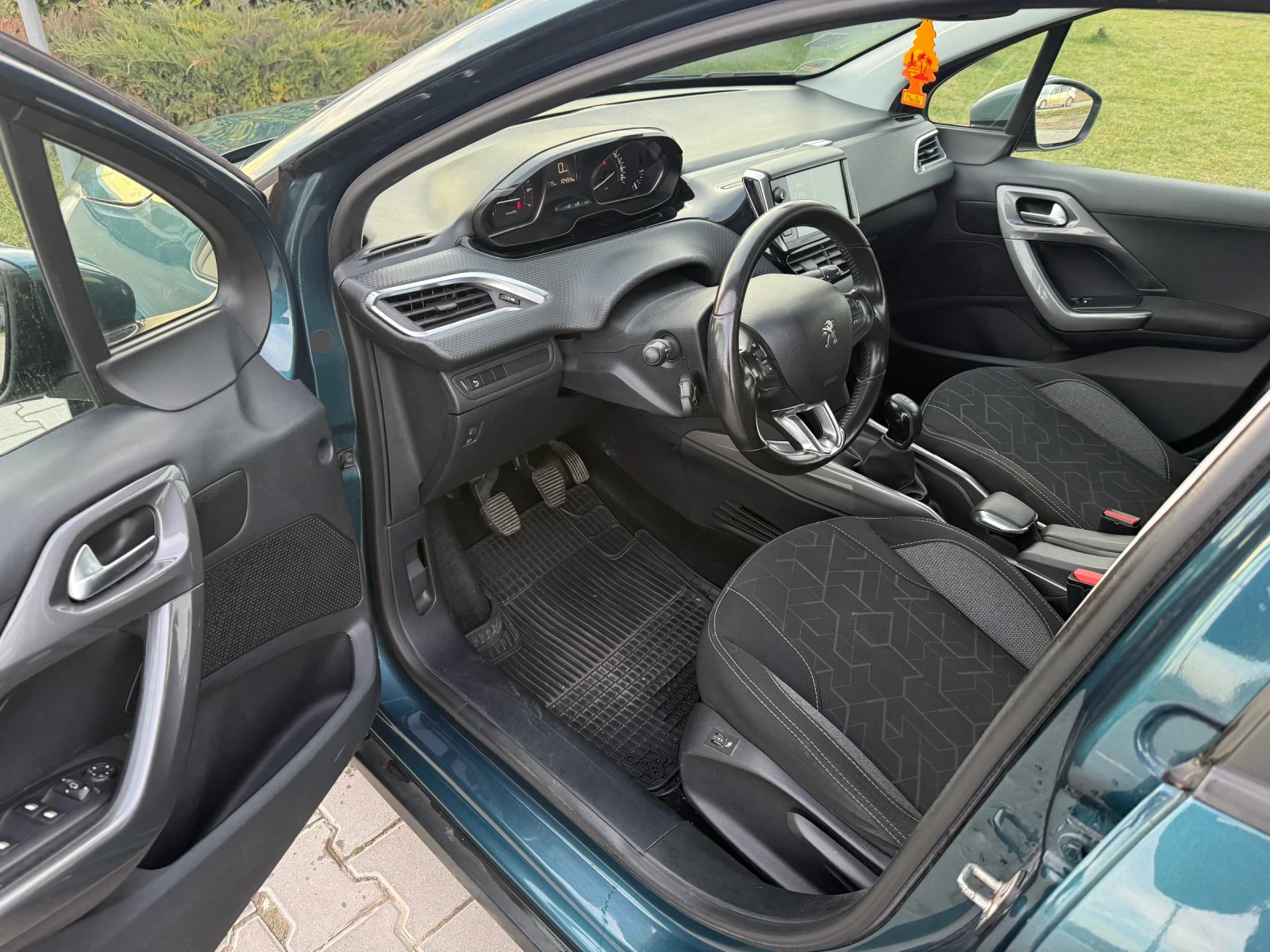 Peugeot 2008 1.2 VTi - изображение 9