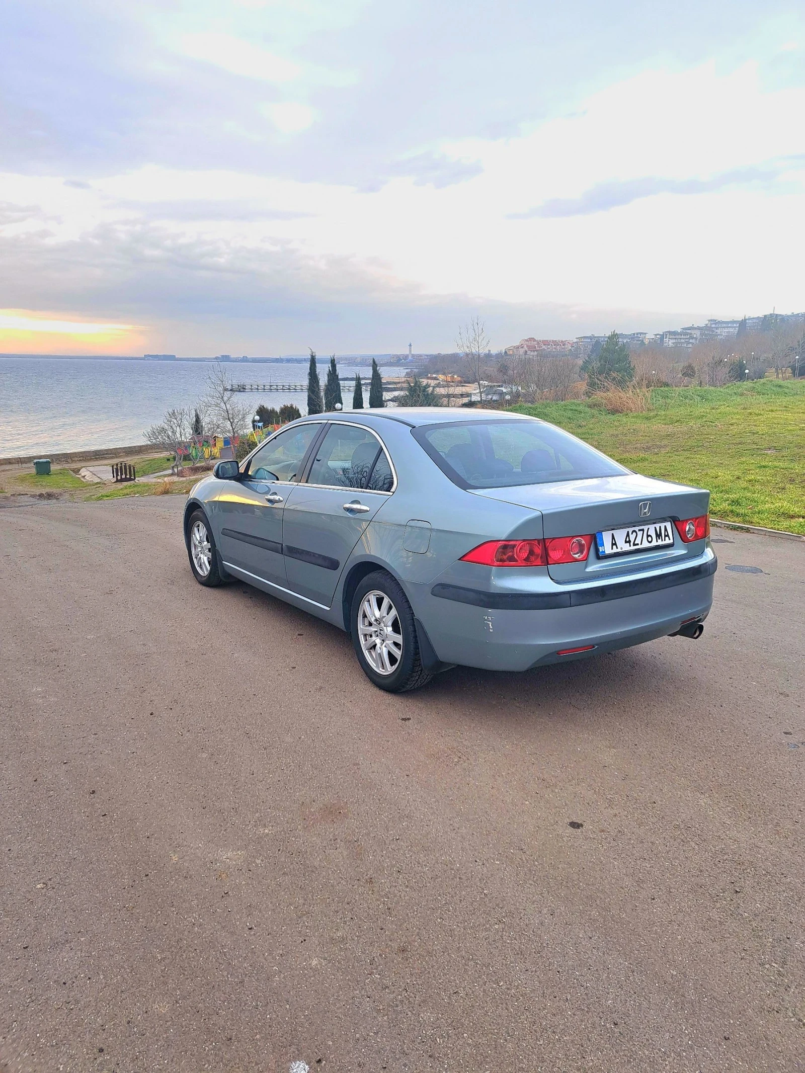 Honda Accord 2.0 автоматик, снимка 5 - Автомобили и джипове - 54039767