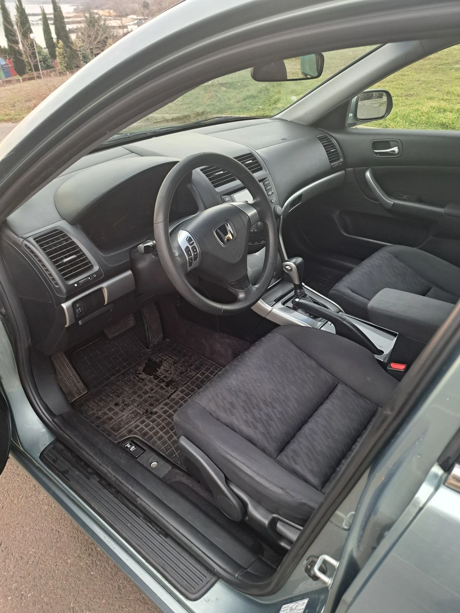 Honda Accord 2.0 автоматик, снимка 6 - Автомобили и джипове - 54039767