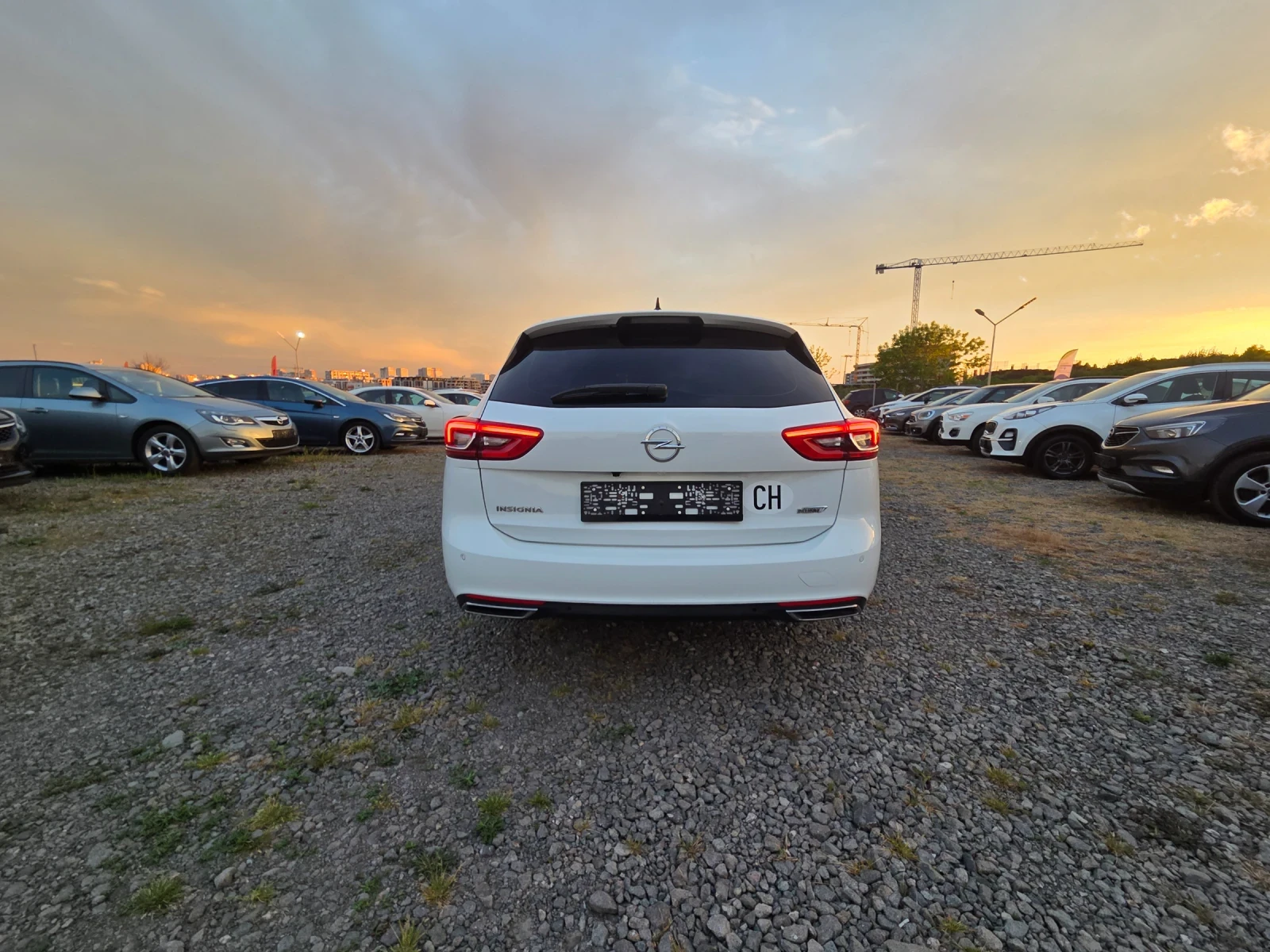 Opel Insignia 1.6 i, EXCLUSIVE , снимка 4 - Автомобили и джипове - 54285040