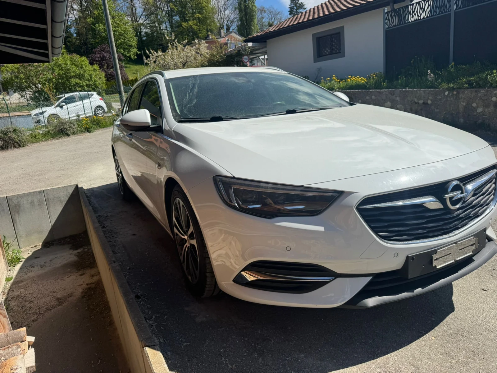 Opel Insignia 1.6 i, EXCLUSIVE , снимка 2 - Автомобили и джипове - 54285040