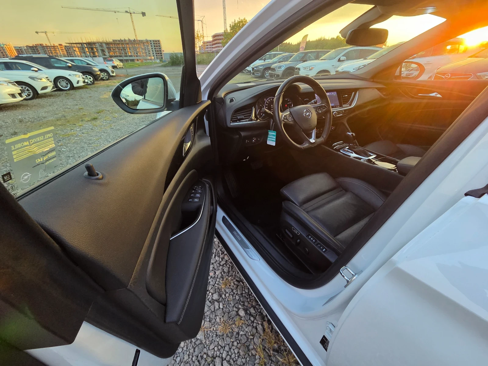Opel Insignia 1.6 i, EXCLUSIVE , снимка 13 - Автомобили и джипове - 54285040