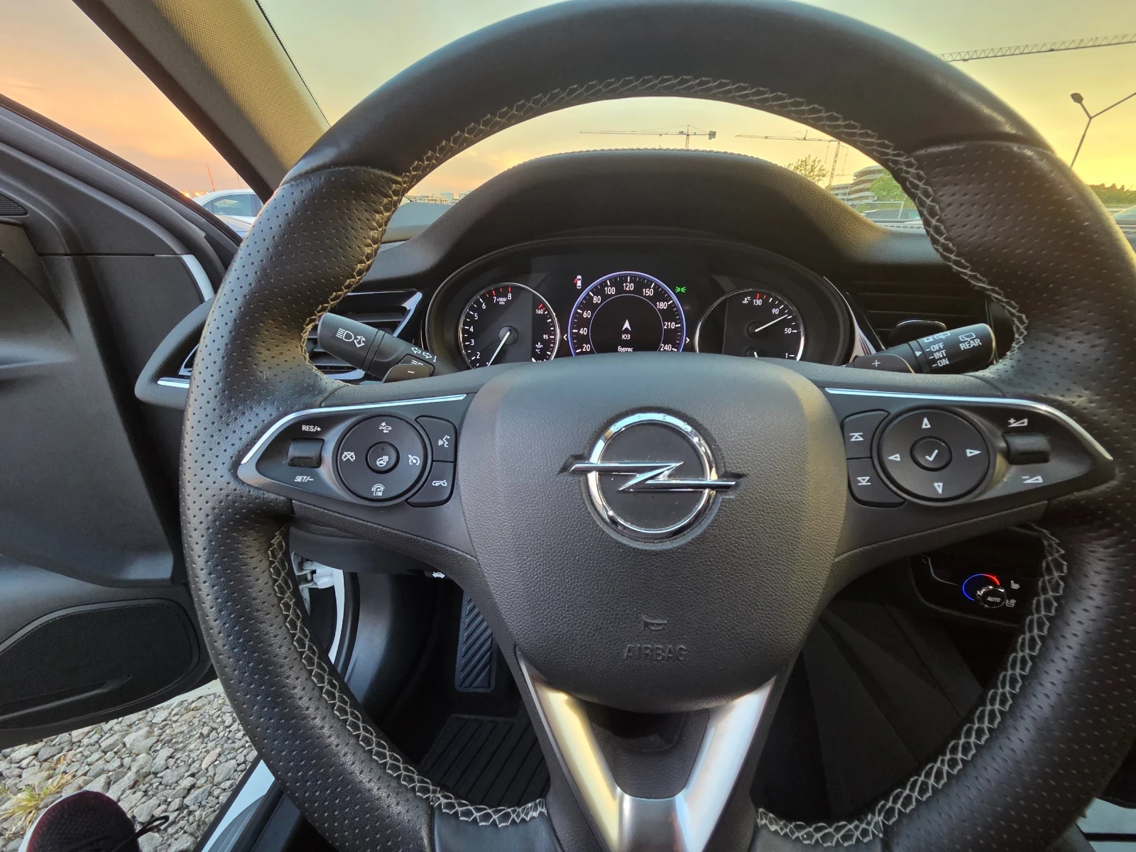 Opel Insignia 1.6 i, EXCLUSIVE , снимка 9 - Автомобили и джипове - 54285040