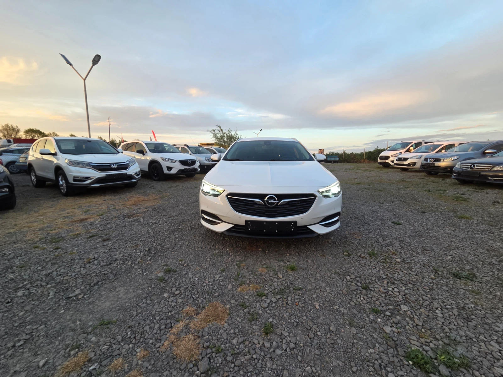 Opel Insignia 1.6 i, EXCLUSIVE , снимка 3 - Автомобили и джипове - 54285040