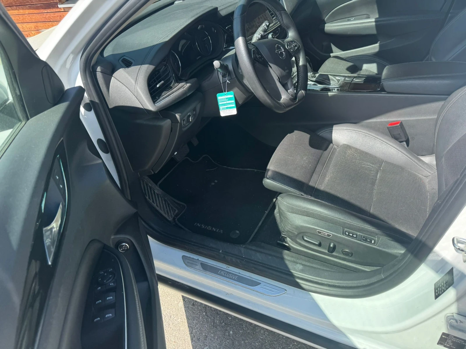 Opel Insignia 1.6 i, EXCLUSIVE , снимка 5 - Автомобили и джипове - 54285040