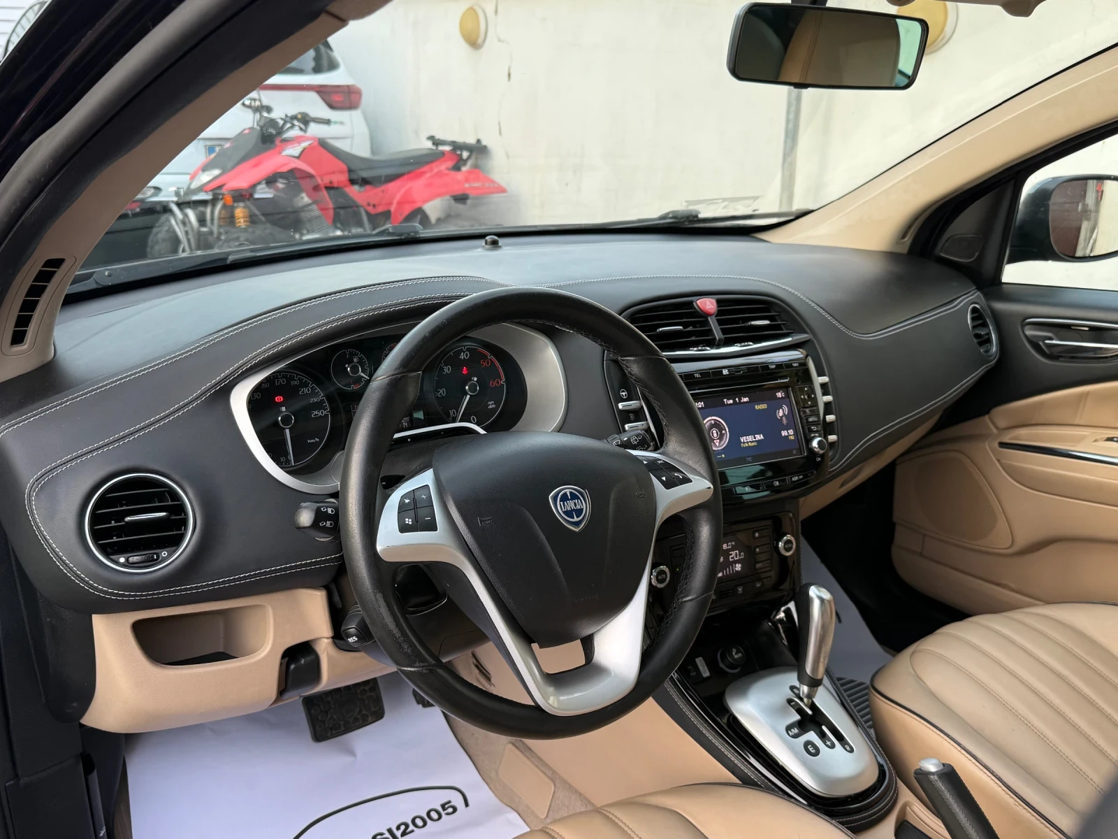 Lancia Delta 1.6M-JET 120HP PLATINIUM NAVI XENON PANORAMA , снимка 8 - Автомобили и джипове - 54672136