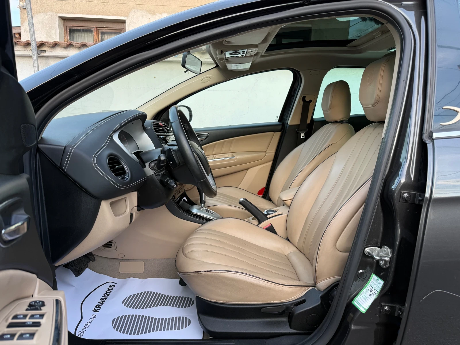 Lancia Delta 1.6M-JET 120HP PLATINIUM NAVI XENON PANORAMA , снимка 7 - Автомобили и джипове - 54672136