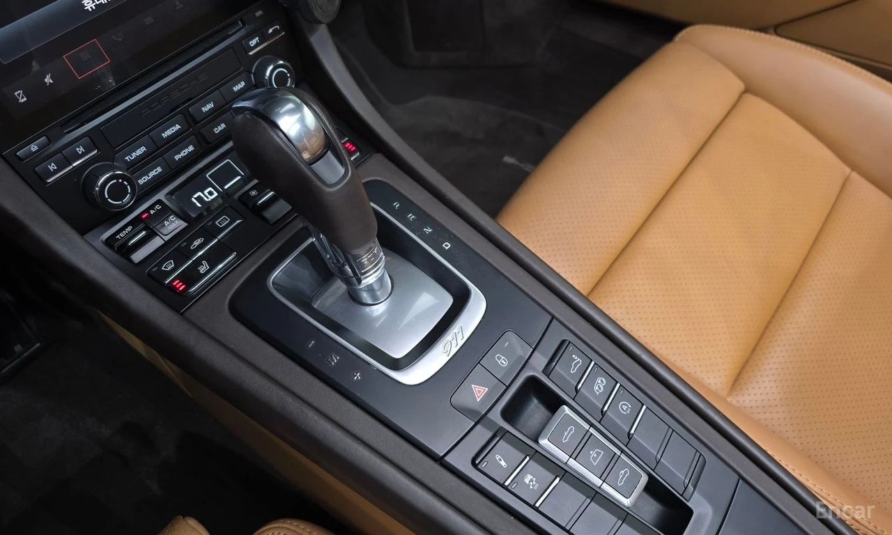 Porsche 911 CARRERA* GTS* CABRIO* LIFT* CHRONO* КАМЕРА* ПОДГРЕ, снимка 14 - Автомобили и джипове - 54940493
