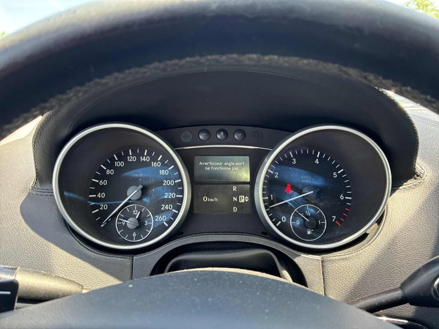 Mercedes-Benz ML 550 AMG pack/5.5 388/ВЪЗДУХ/ОБДУХВАНЕ/KEYLESS, снимка 8 - Автомобили и джипове - 55067947
