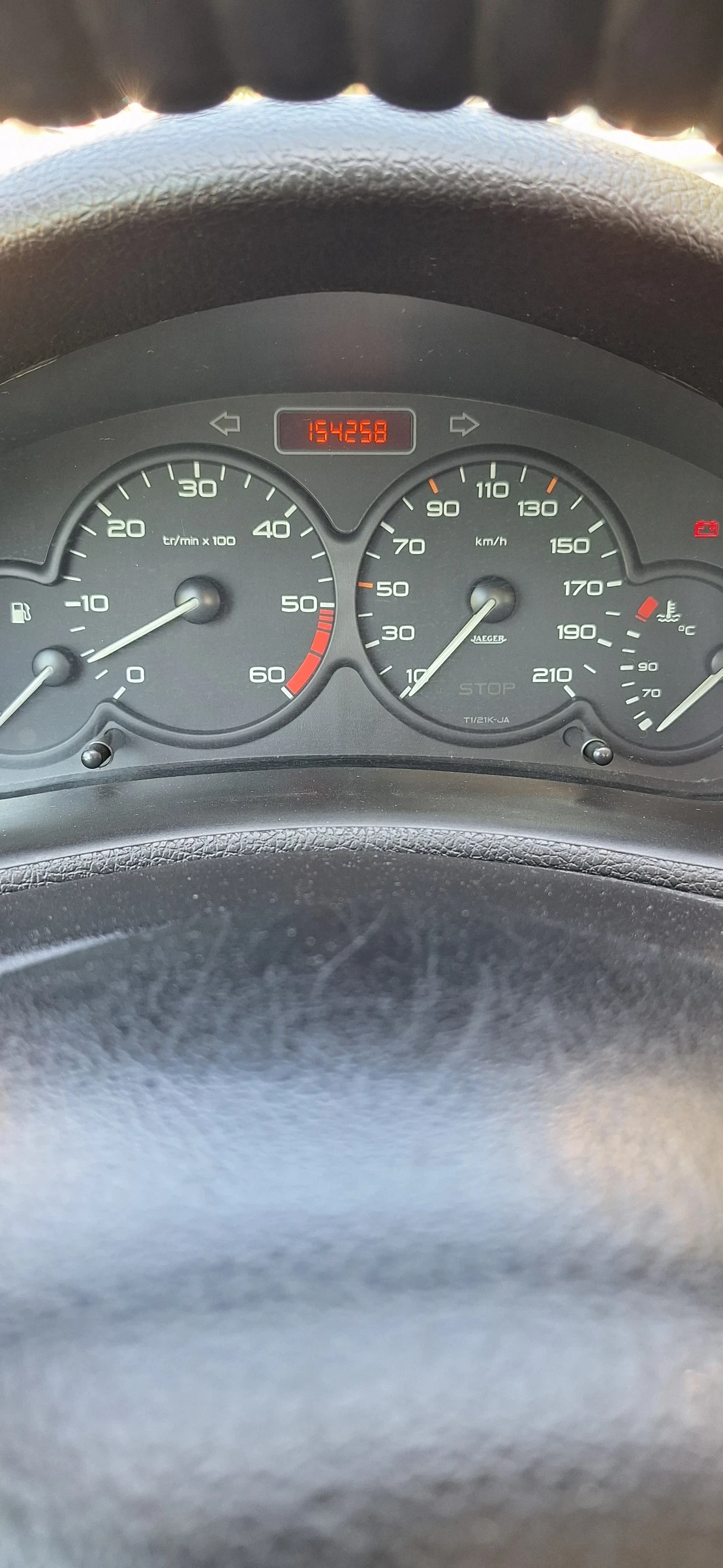 Peugeot 206 1.4 HDI ECO, снимка 9 - Автомобили и джипове - 55156977