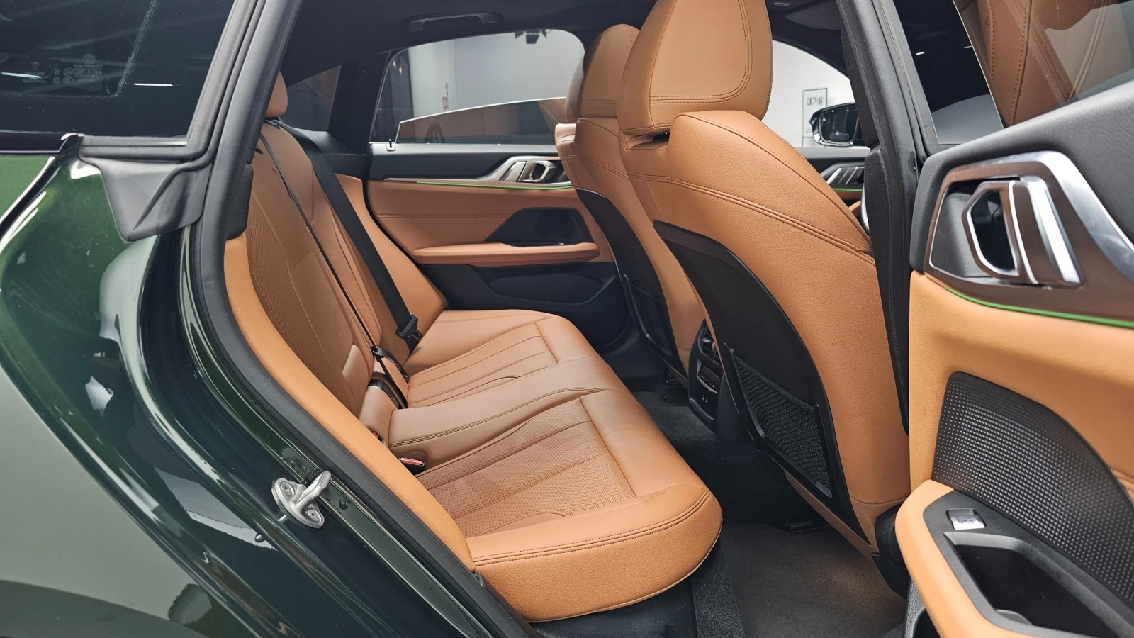 BMW i4 eDrive 40 MSport, снимка 11 - Автомобили и джипове - 56310583