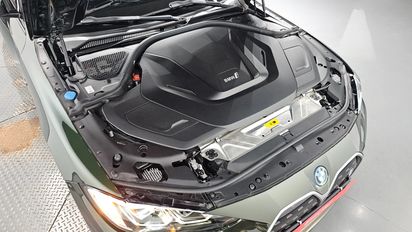 BMW i4 eDrive 40 MSport, снимка 5 - Автомобили и джипове - 56310583