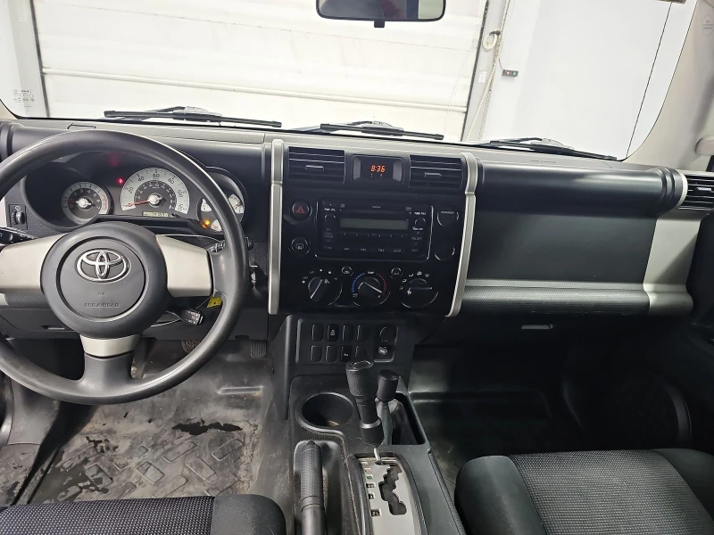 Toyota Fj cruiser БЕЗ РЪЖДА, снимка 11 - Автомобили и джипове - 48513522