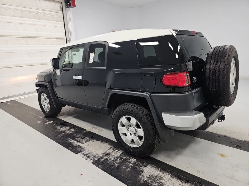 Toyota Fj cruiser БЕЗ РЪЖДА, снимка 4 - Автомобили и джипове - 48513522