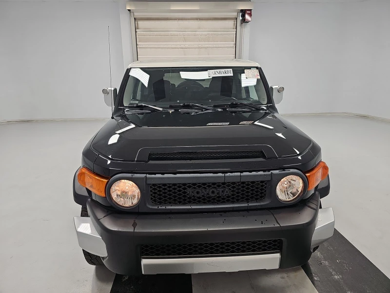 Toyota Fj cruiser БЕЗ РЪЖДА, снимка 2 - Автомобили и джипове - 48513522