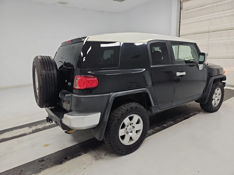 Toyota Fj cruiser БЕЗ РЪЖДА, снимка 6 - Автомобили и джипове - 48513522