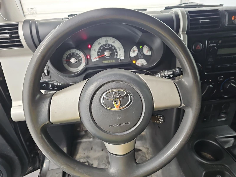 Toyota Fj cruiser БЕЗ РЪЖДА, снимка 9 - Автомобили и джипове - 48513522