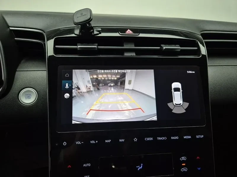 Hyundai Tucson (Nx4) Diesel 2.0 2Wd Modern, снимка 11 - Автомобили и джипове - 55087979