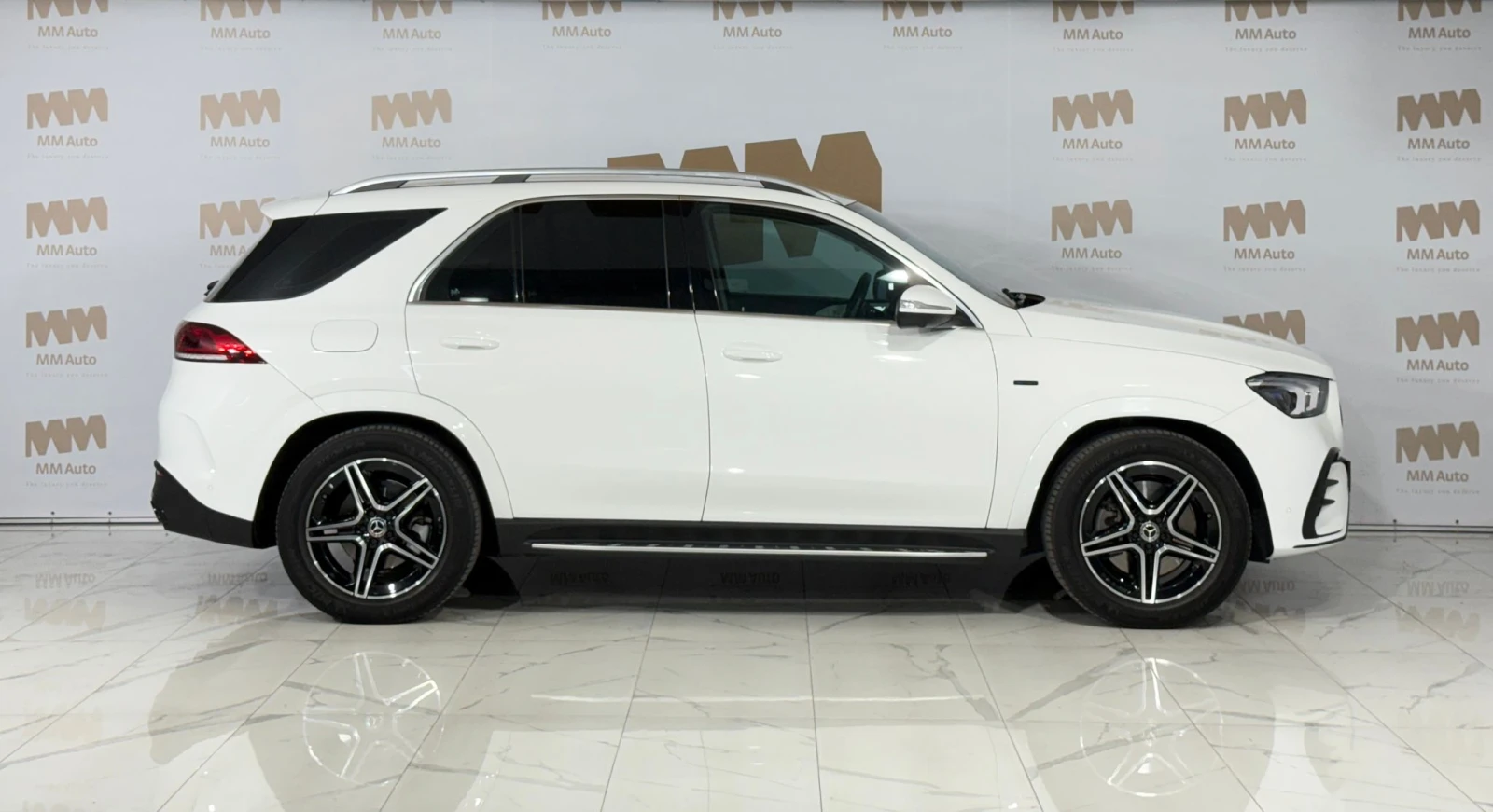 Mercedes-Benz GLE 350 de* 4Matic* AMG* Burmester* 360* Memory - изображение 3