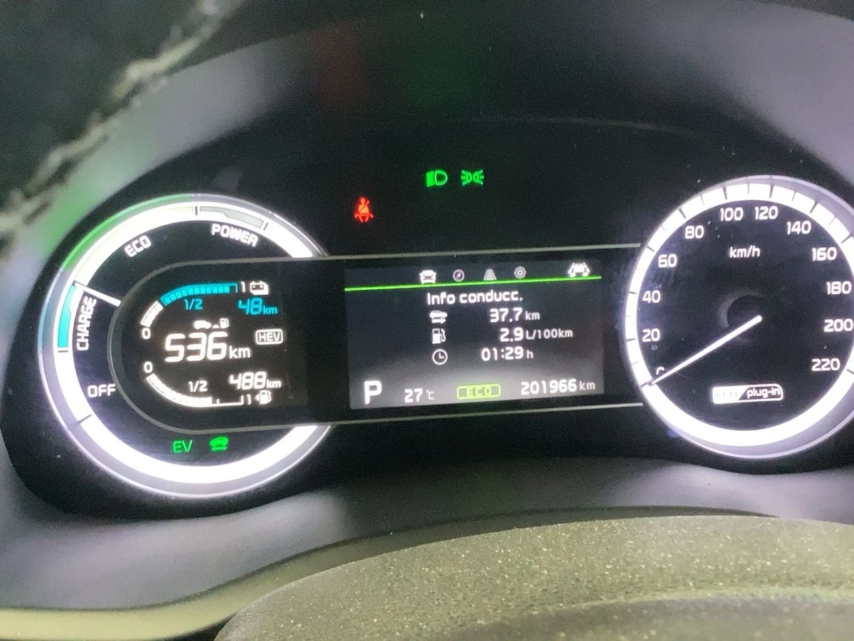 Kia Niro Plug-in Hybrid ОЧАКВАН ВНОС, снимка 11 - Автомобили и джипове - 54742596