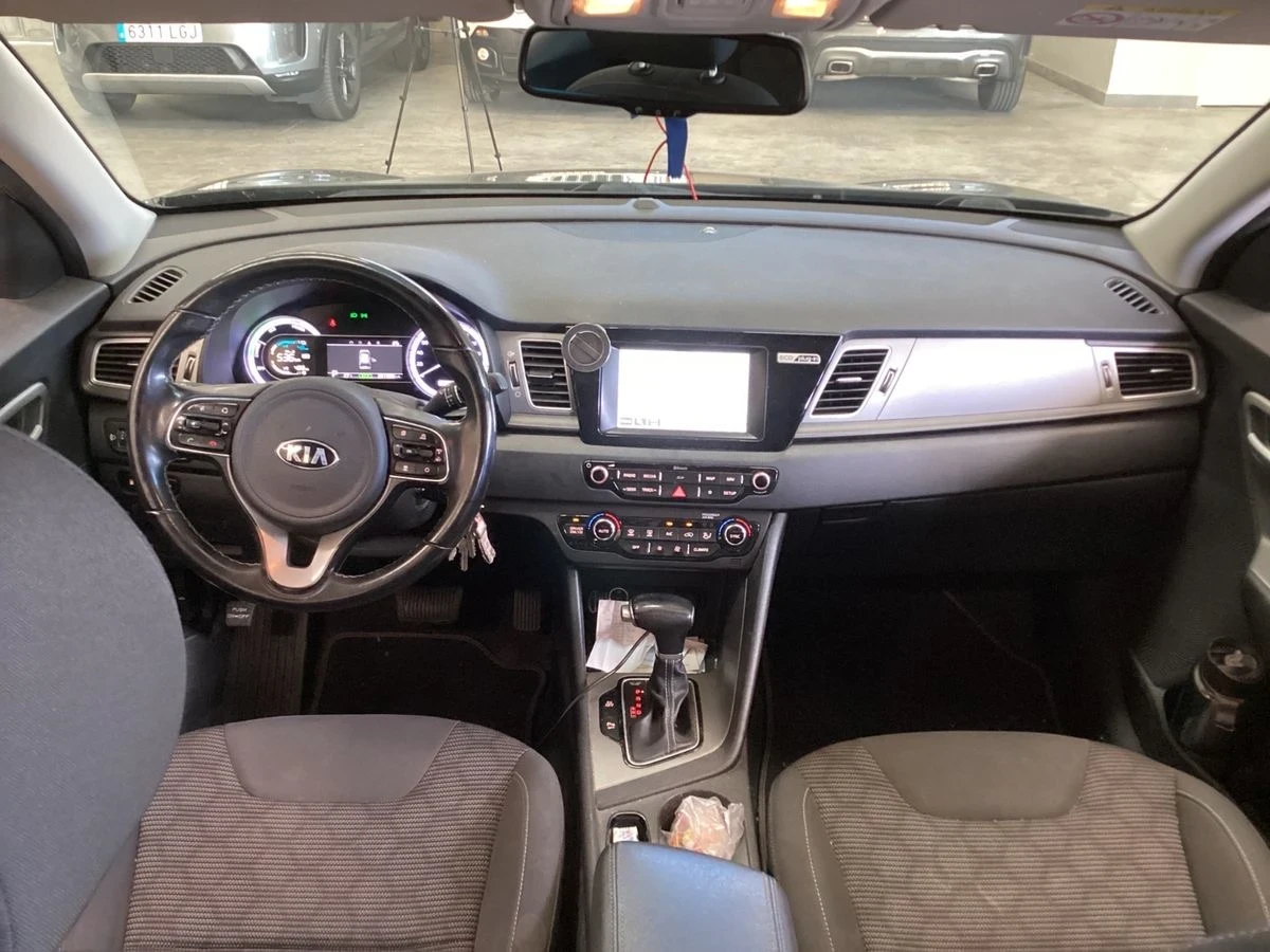 Kia Niro Plug-in Hybrid ОЧАКВАН ВНОС, снимка 7 - Автомобили и джипове - 54742596