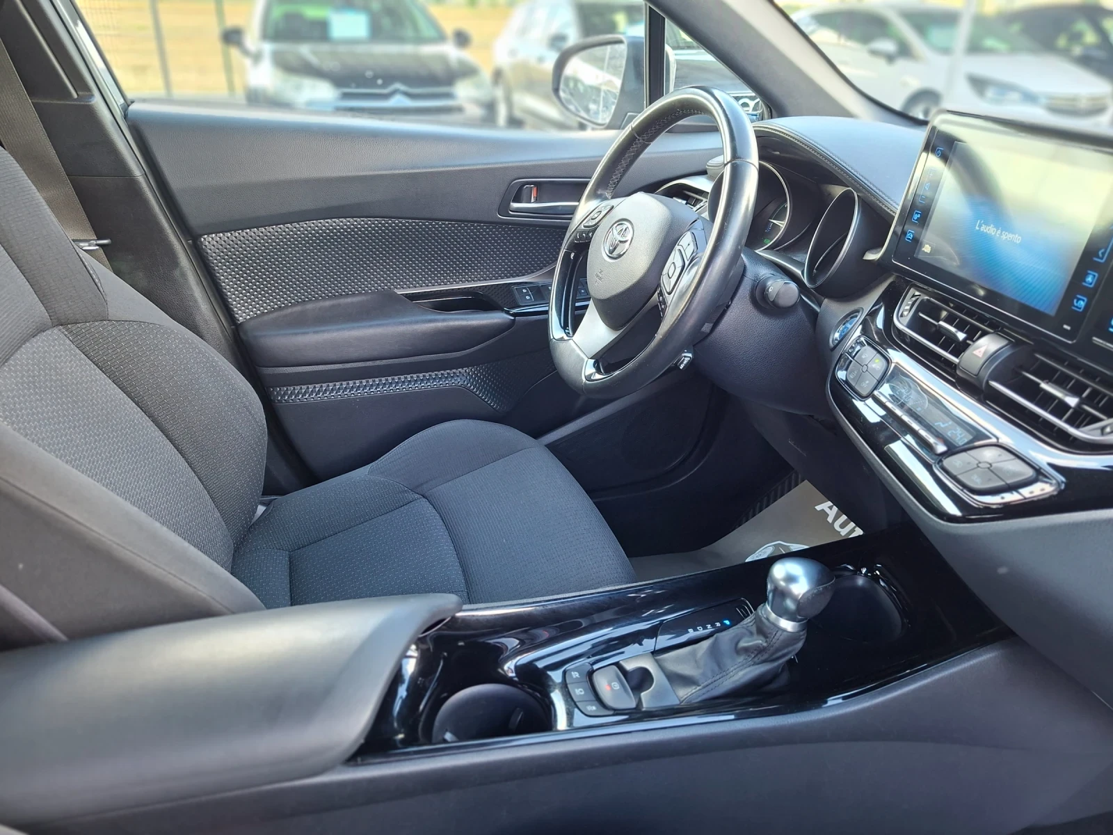 Toyota C-HR 1, 8 i Hibrid, снимка 17 - Автомобили и джипове - 55419929